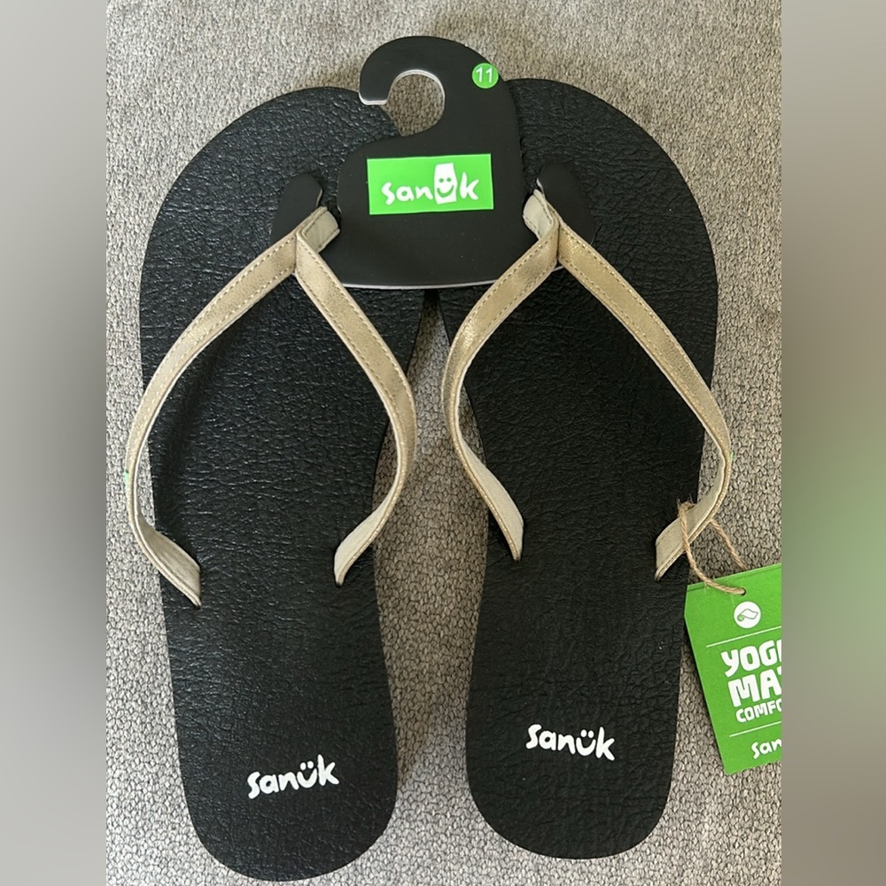 And WT women’s Sanuk 11
